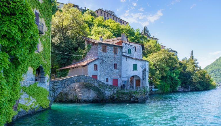 ORRIDO DI BELLANO E VILLA MELZI SUL LAGO DI COMO