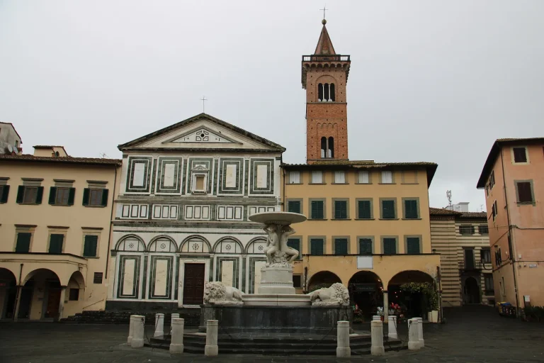 Empoli, piazza Farinata degli Uberti